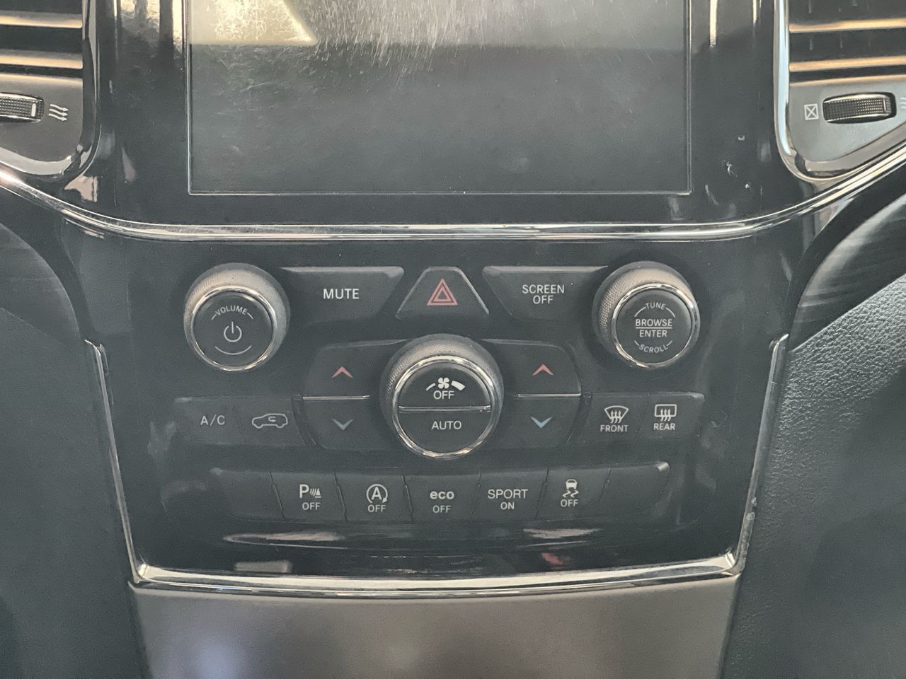 2020 Jeep Grand Cherokee 4X4 in Regina, Saskatchewan