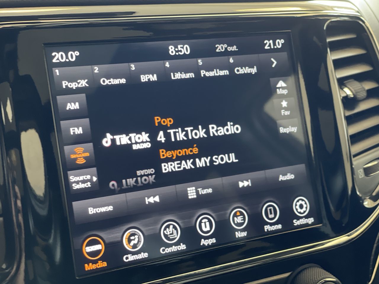 2021 Jeep Grand Cherokee 4X4 in Regina, Saskatchewan
