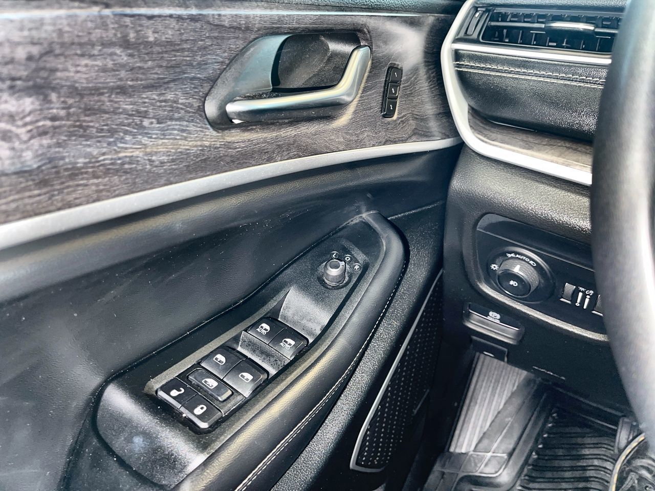 2023 Jeep Grand Cherokee 4X4 in Regina, Saskatchewan