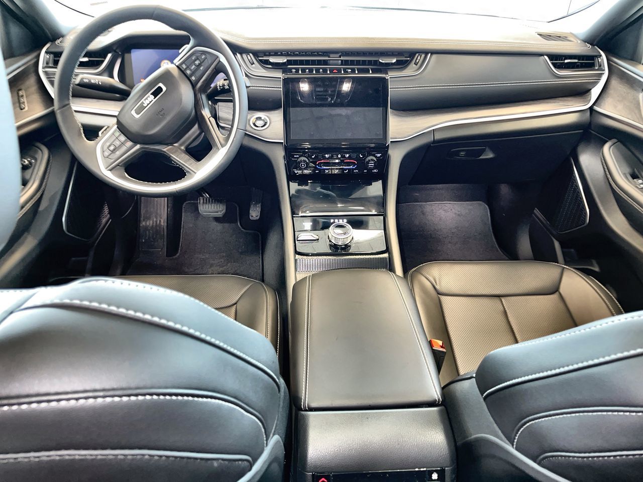 2025 Jeep Grand Cherokee L in Regina, Saskatchewan