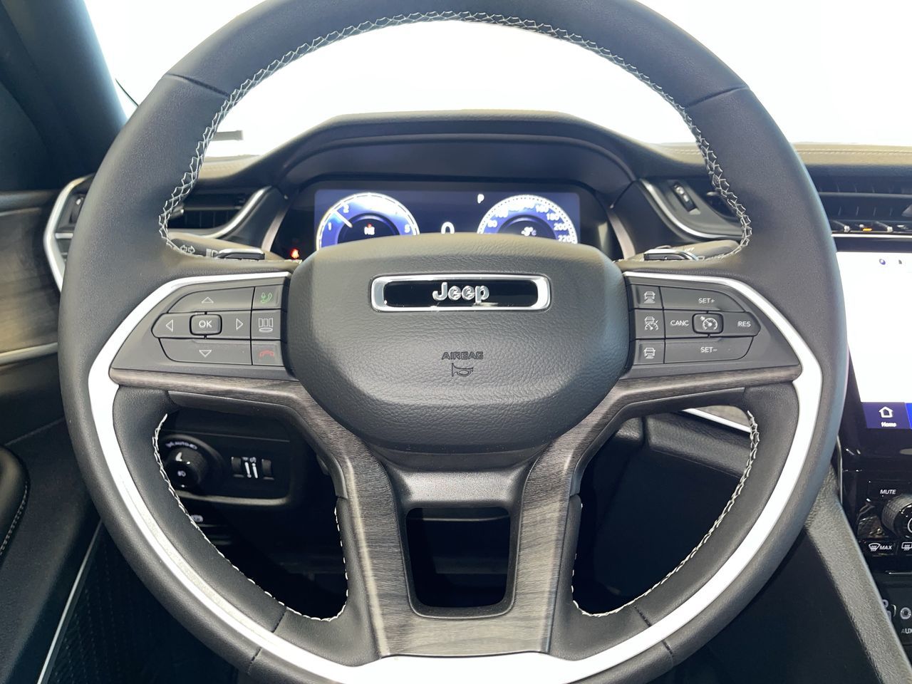 2025 Jeep Grand Cherokee in Regina, Saskatchewan