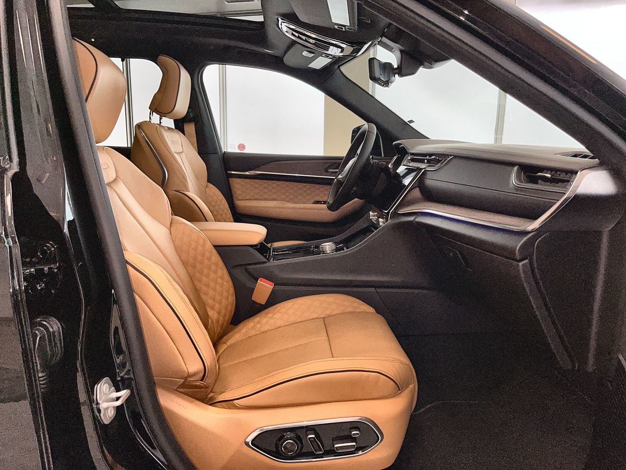 2025 Jeep Grand Cherokee in Regina, Saskatchewan