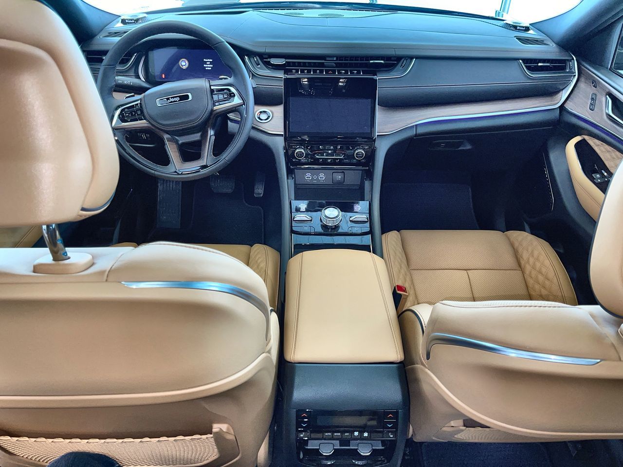 2025 Jeep Grand Cherokee in Regina, Saskatchewan