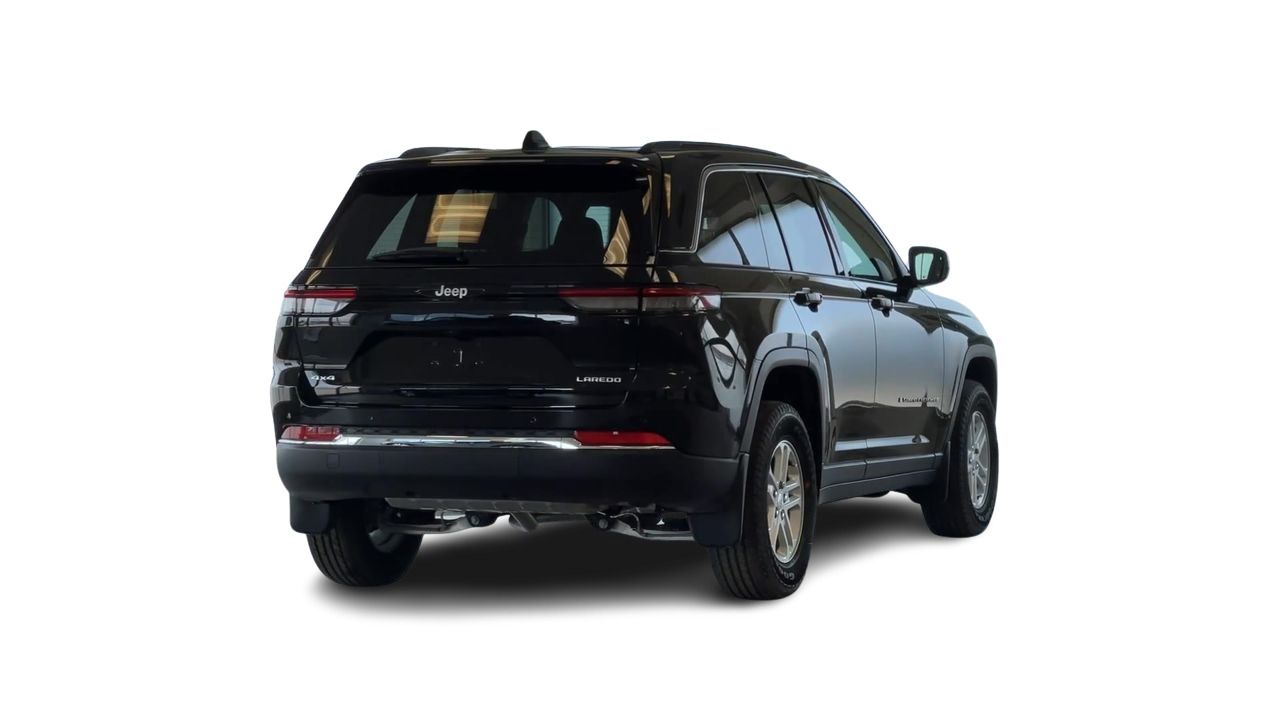 2025 Jeep GRAND CHEROKEE