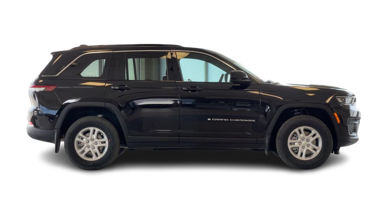 2025 Jeep GRAND CHEROKEE