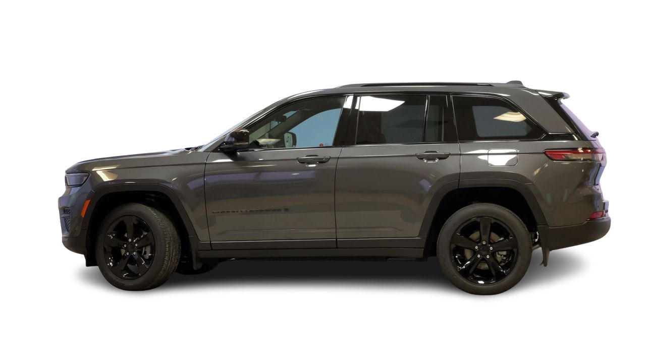 2025 Jeep GRAND CHEROKEE
