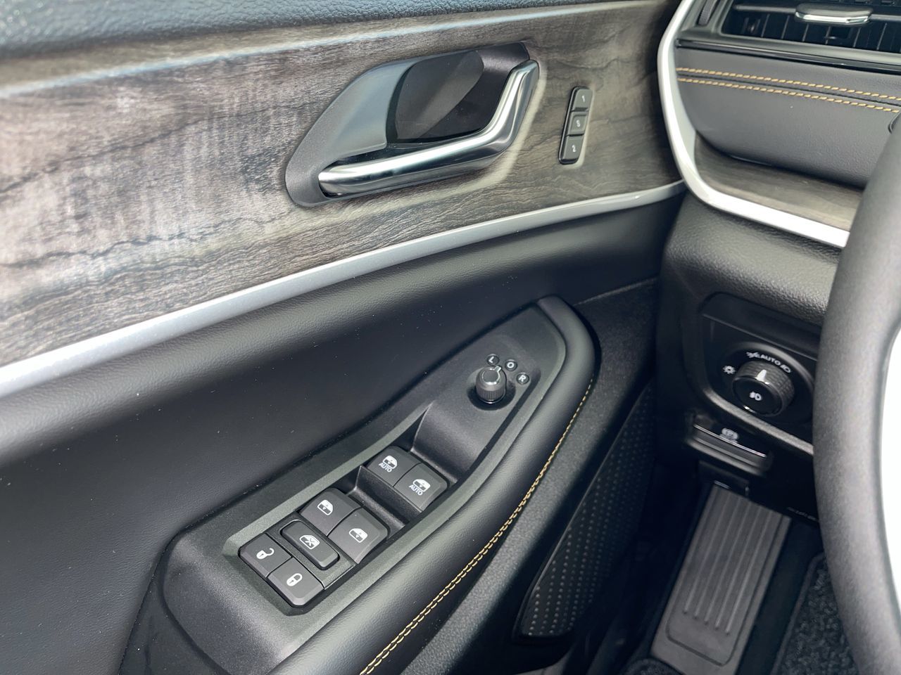 2026 Jeep Grand Cherokee in Regina, Saskatchewan