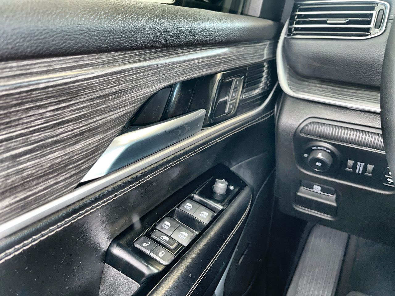 2022 Jeep WAGONEER in Regina, Saskatchewan