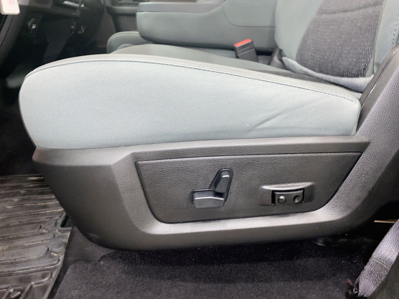 2020 Ram RAM 1500 Classic Crew Cab 4x4 (DS) in Regina, Saskatchewan