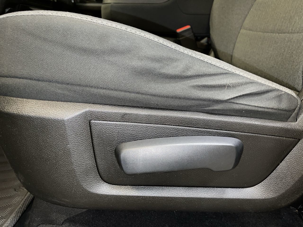 Ram RAM 1500 Classic Crew Cab 4x4 (DS)  2021 à Regina, Saskatchewan