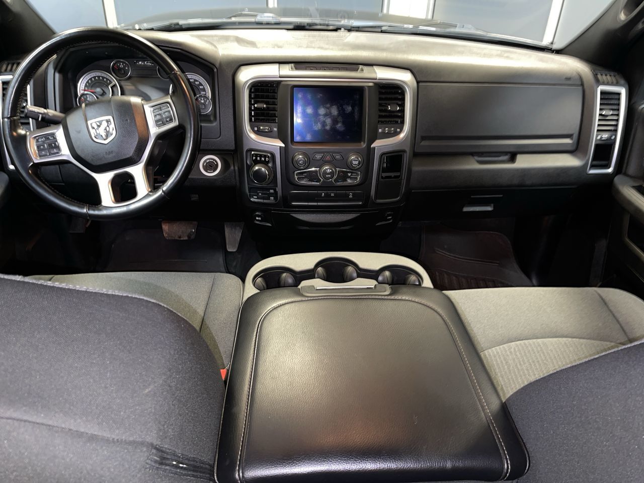 Ram RAM 1500 Classic Crew Cab 4x4 (DS)  2021 à Regina, Saskatchewan