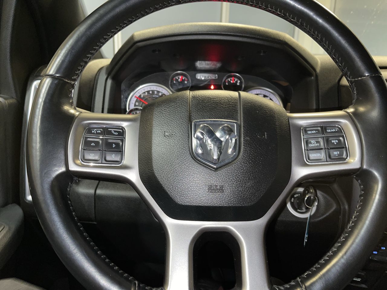 Ram RAM 1500 Classic Crew Cab 4x4 (DS)  2021 à Regina, Saskatchewan