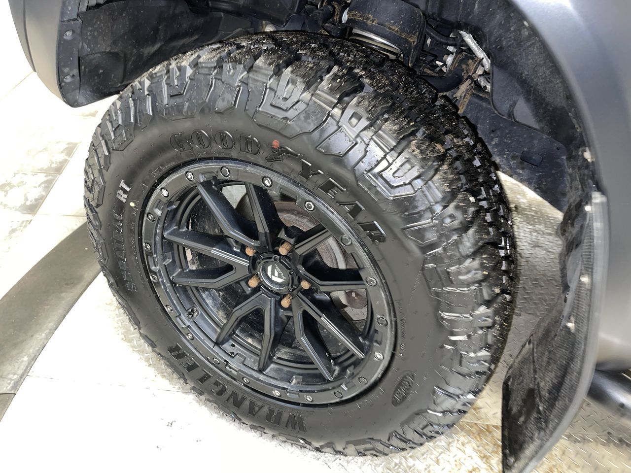 Ram RAM 1500 Classic Crew Cab 4x4 (DS)  2021 à Regina, Saskatchewan