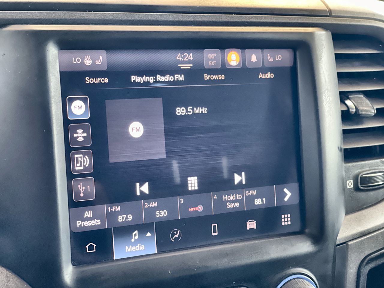 2022 Ram RAM 1500 Classic Crew Cab 4x4 (DS) in Regina, Saskatchewan