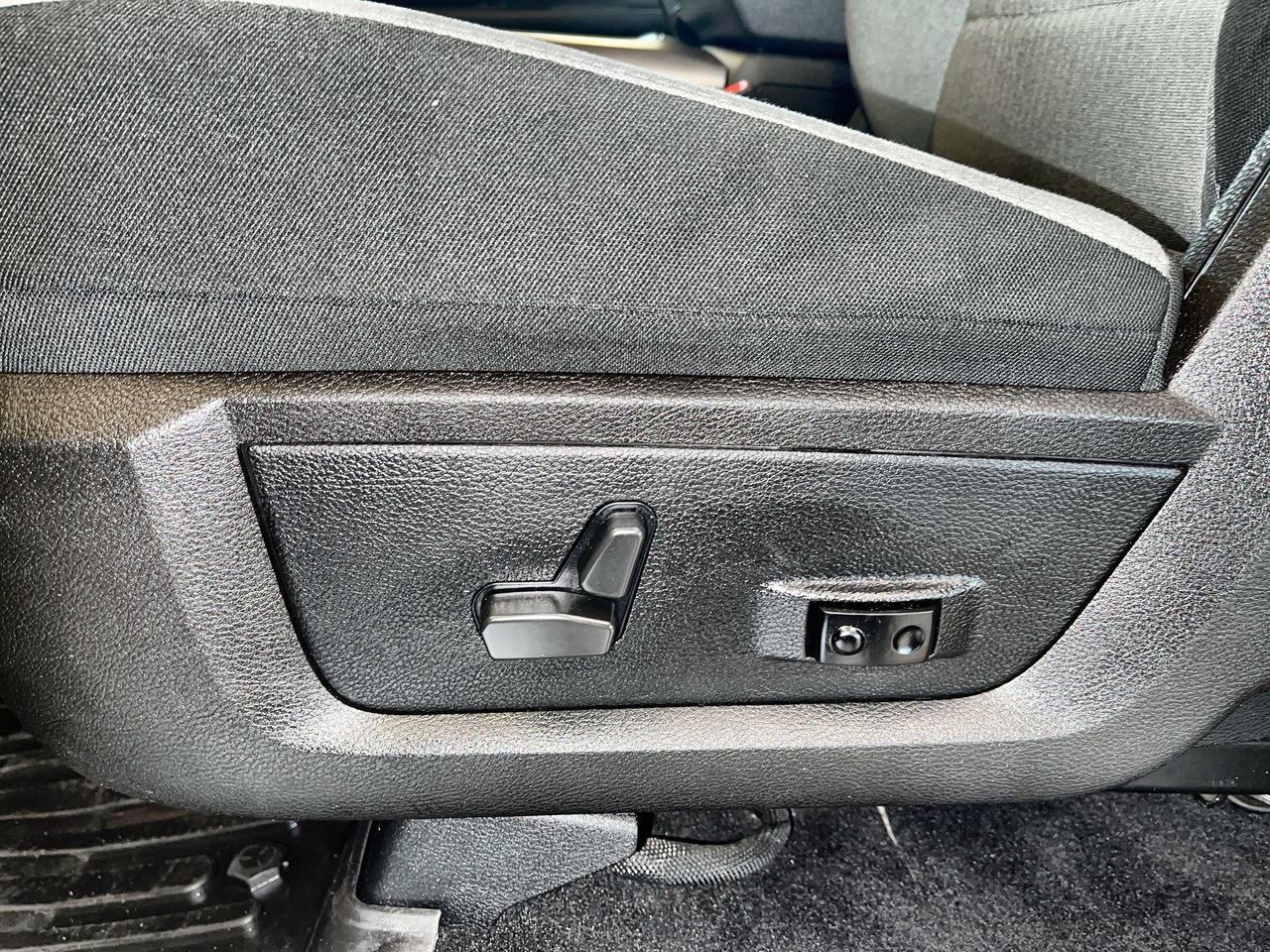 2022 Ram RAM 1500 Classic Crew Cab 4x4 (DS)