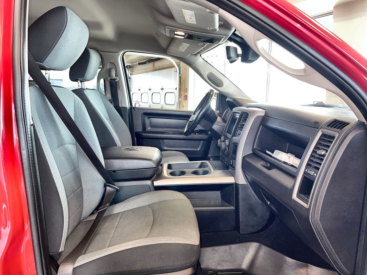 2022 Ram RAM 1500 Classic Crew Cab 4x4 (DS)