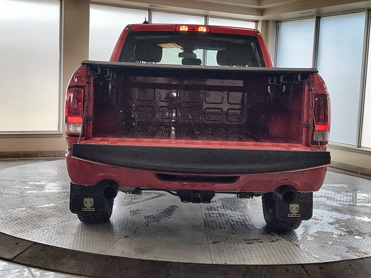 2022 Ram RAM 1500 Classic Crew Cab 4x4 (DS)