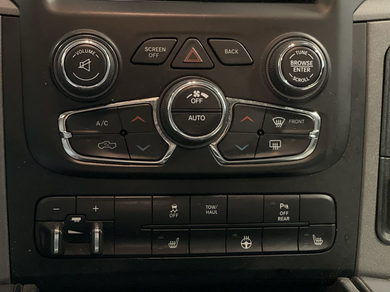 2022 Ram RAM 1500 Classic Crew Cab 4x4 (DS) in Regina, Saskatchewan