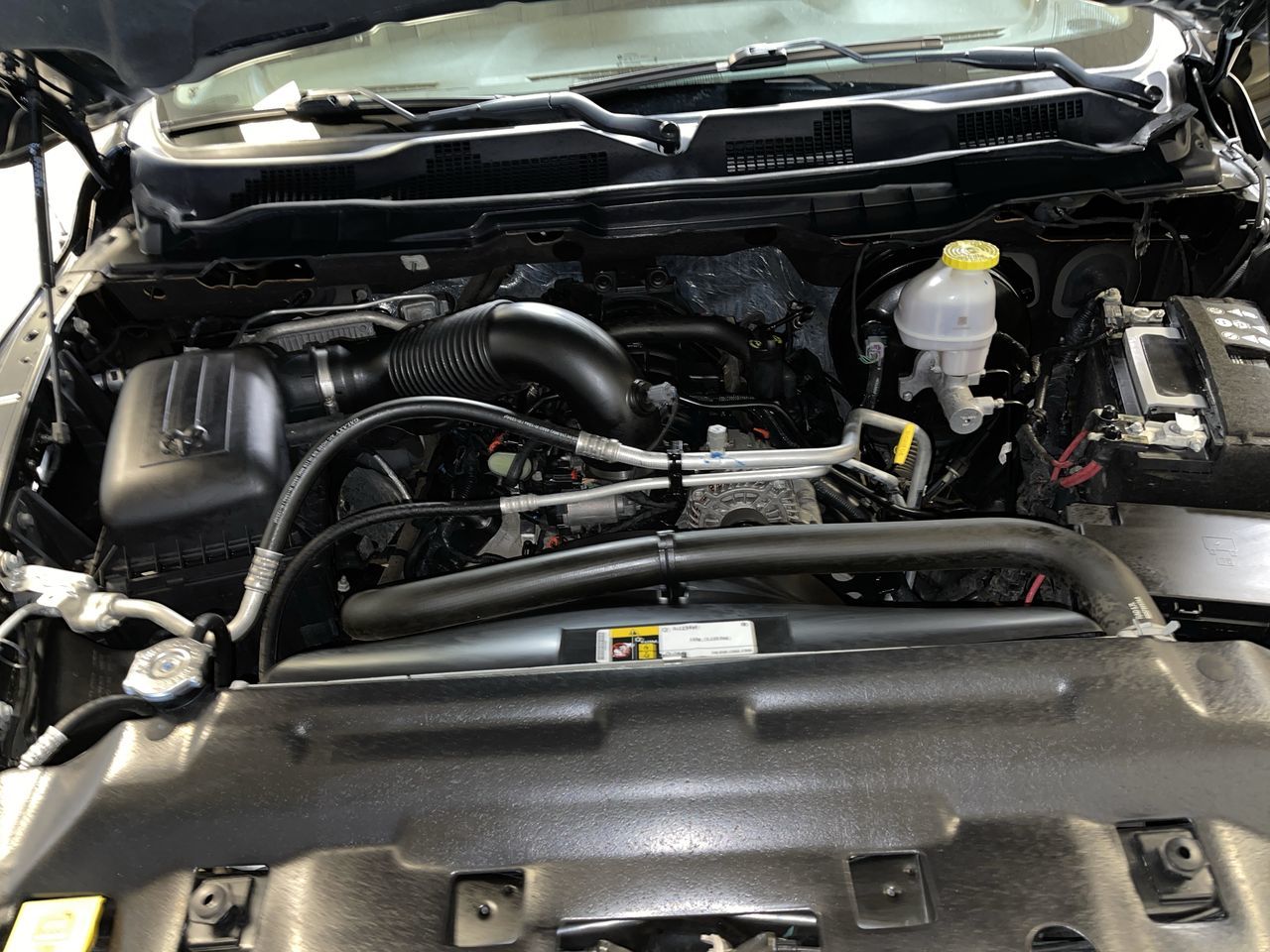 2022 Ram RAM 1500 Classic Crew Cab 4x4 (DS) in Regina, Saskatchewan