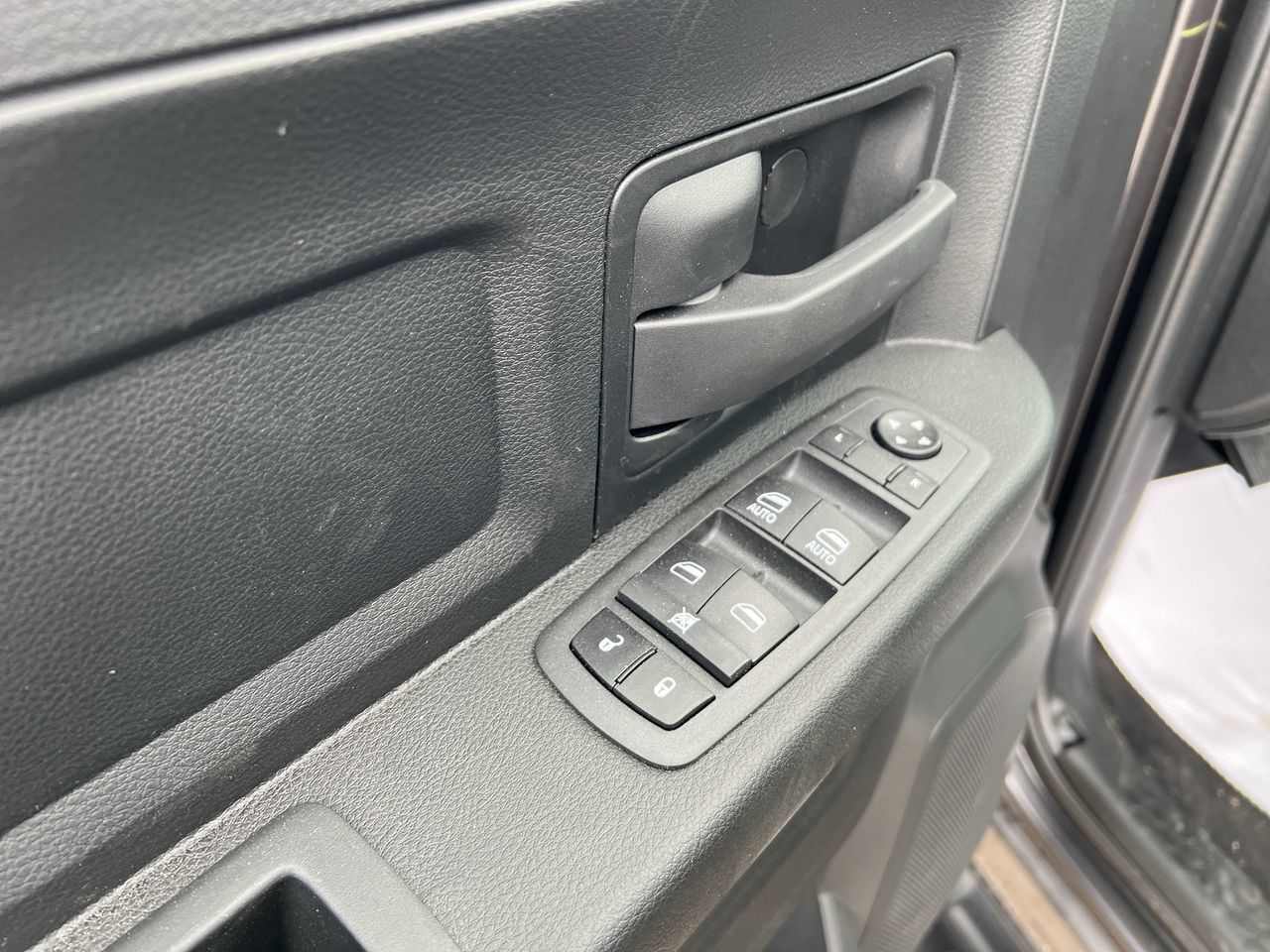 2022 Ram RAM 1500 Classic Crew Cab 4x4 (DS) in Regina, Saskatchewan