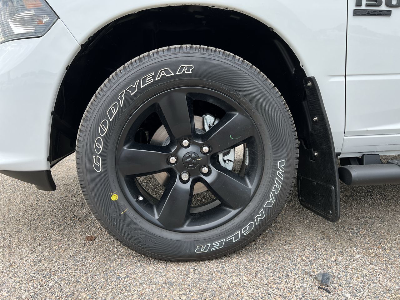 2022 Ram RAM 1500 Classic Crew Cab 4x4 (DS) in Regina, Saskatchewan