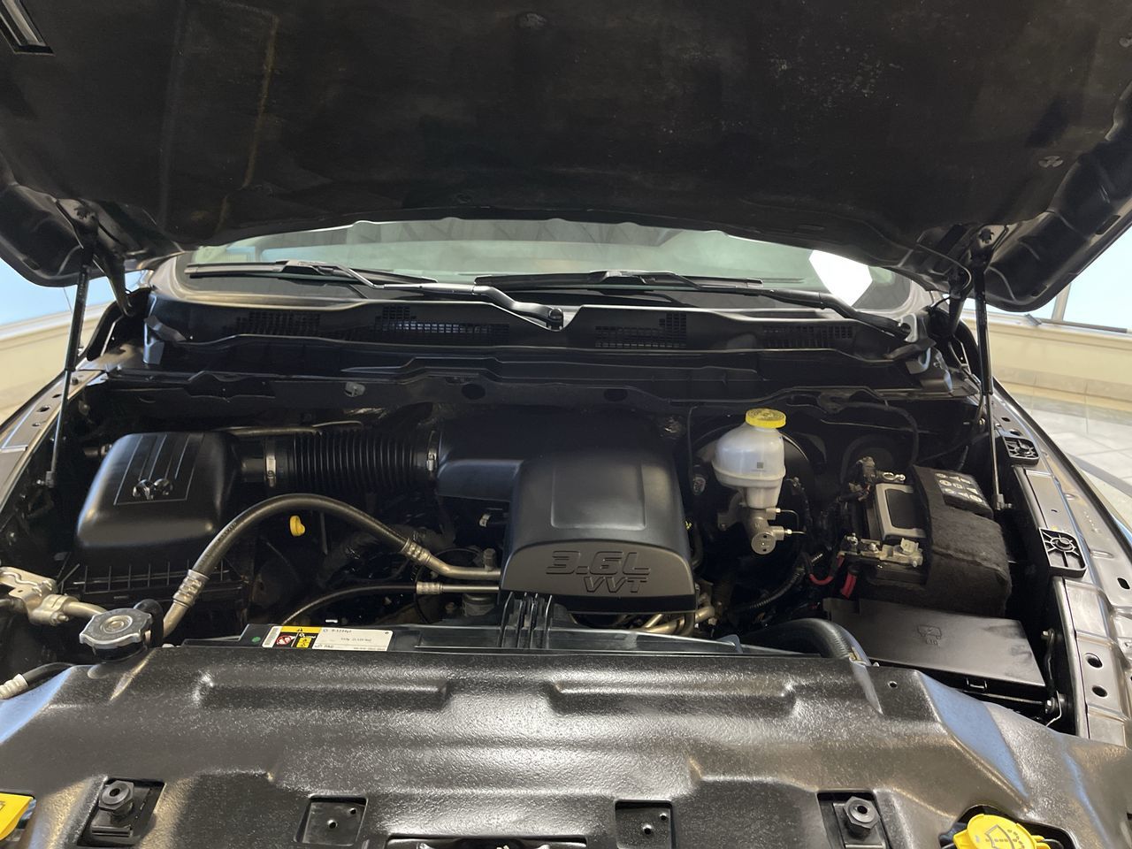 2023 Ram RAM 1500 Classic Crew Cab 4x4 (DS) in Regina, Saskatchewan