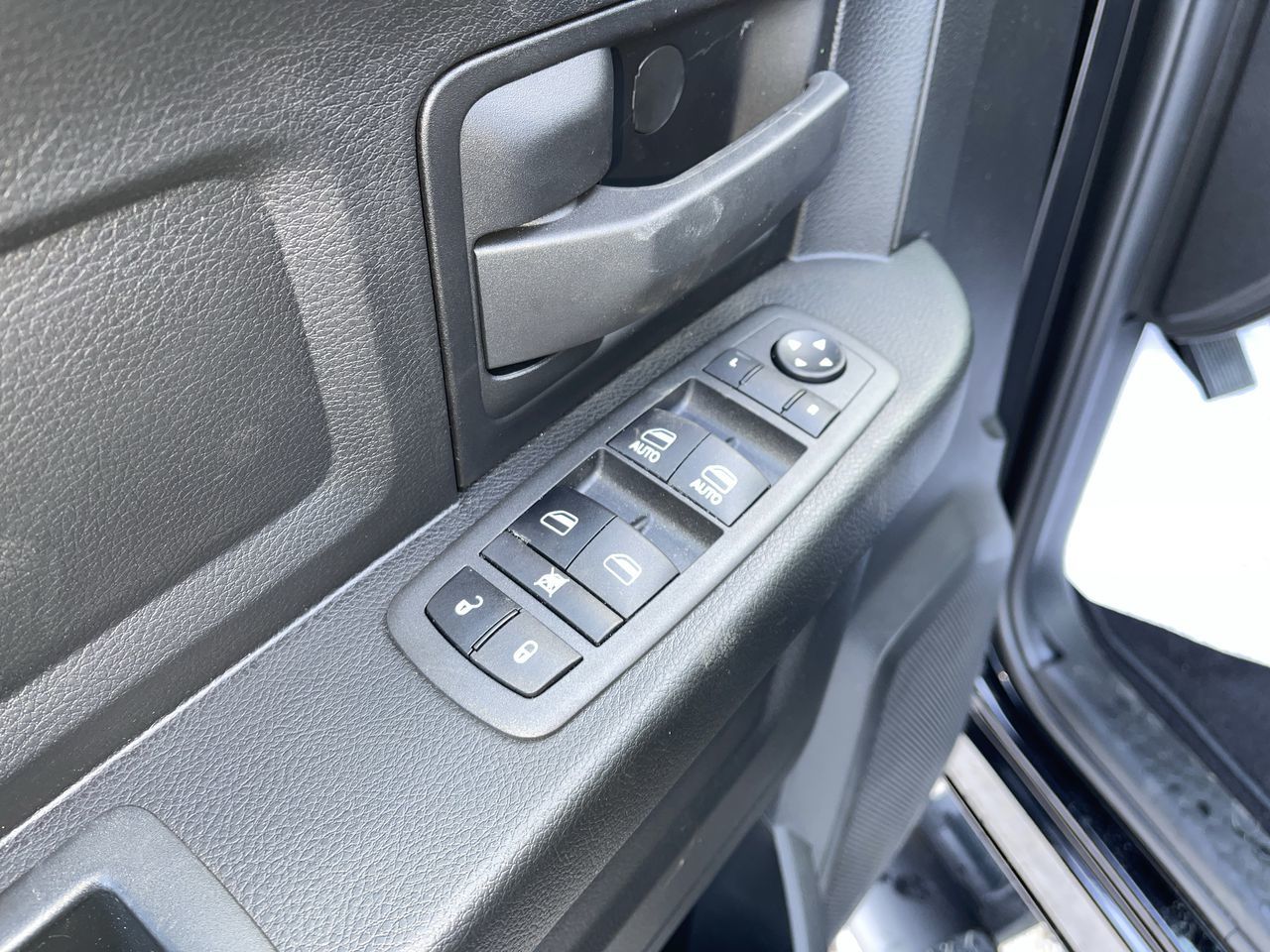 2022 Ram RAM 1500 Classic Quad Cab 4x4 (DS) in Regina, Saskatchewan