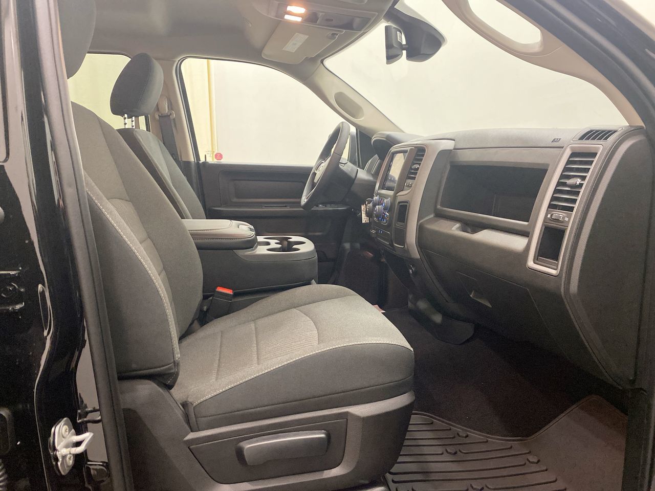 2022 Ram RAM 1500 Classic Quad Cab 4x4 (DS) in Regina, Saskatchewan