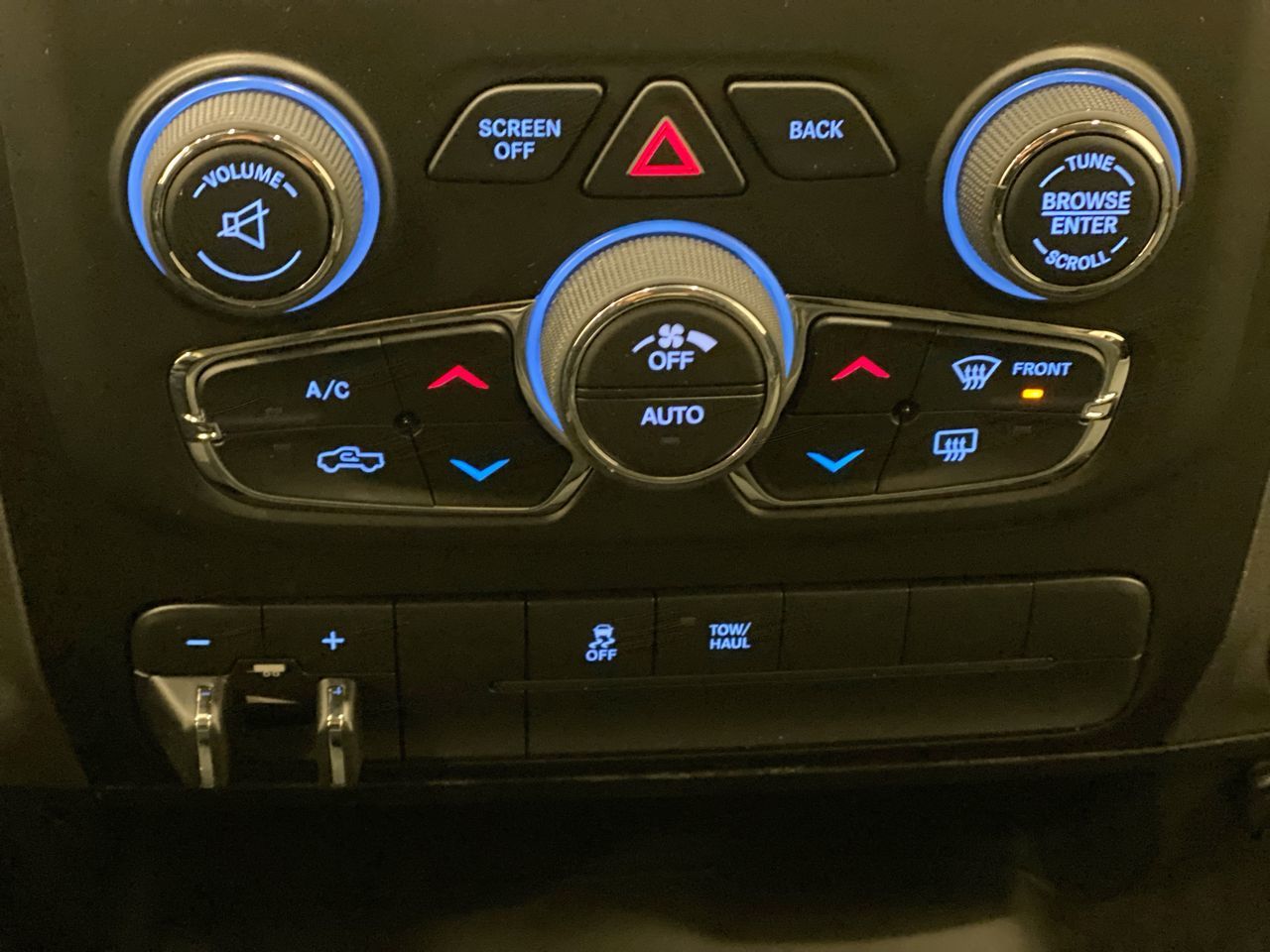 2022 Ram RAM 1500 Classic Quad Cab 4x4 (DS) in Regina, Saskatchewan