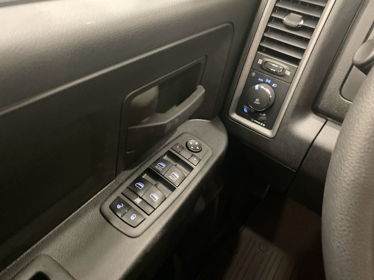 2022 Ram RAM 1500 Classic Quad Cab 4x4 (DS) in Regina, Saskatchewan