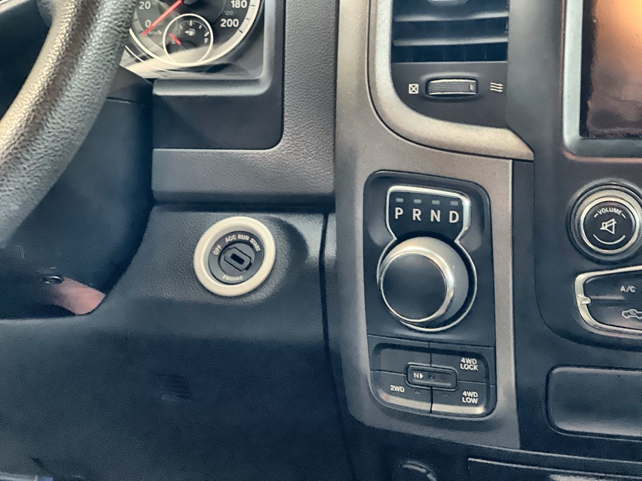 Ram RAM 1500 Crew Cab 4x4 (DS)  2019 à Regina, Saskatchewan