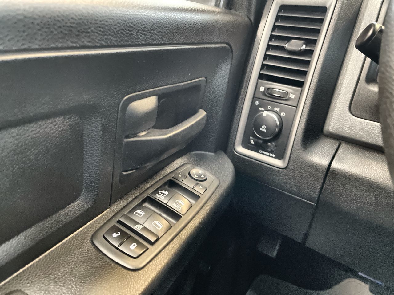 Ram RAM 1500 Crew Cab 4x4 (DS)  2019 à Regina, Saskatchewan