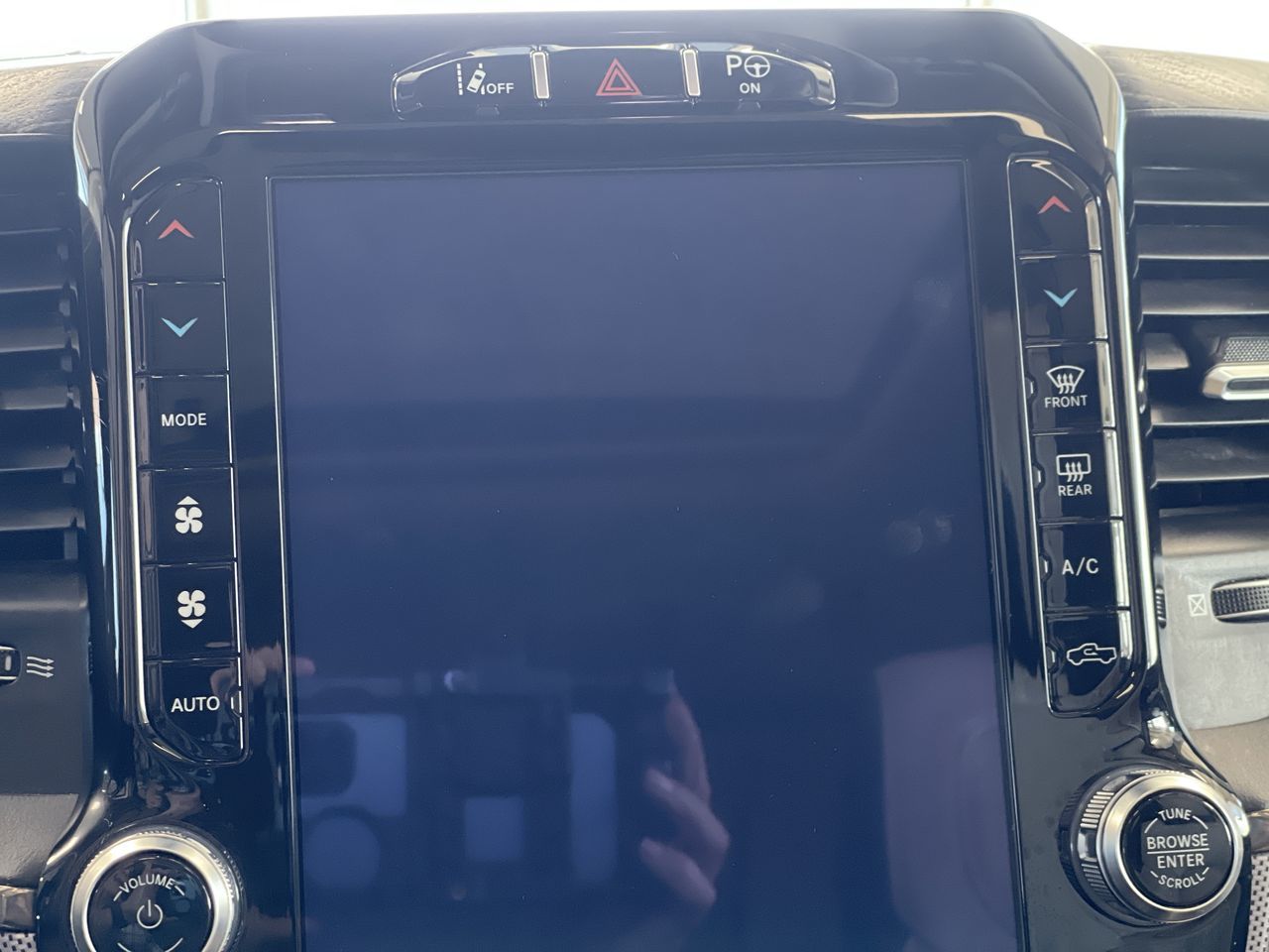 2019 Ram RAM 1500 Crew Cab 4x4 (DT) in Regina, Saskatchewan