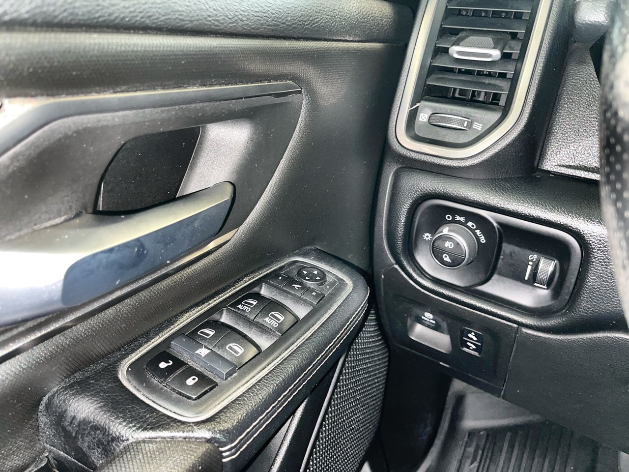 2020 Ram RAM 1500 Crew Cab 4x4 (dt) in Regina, Saskatchewan