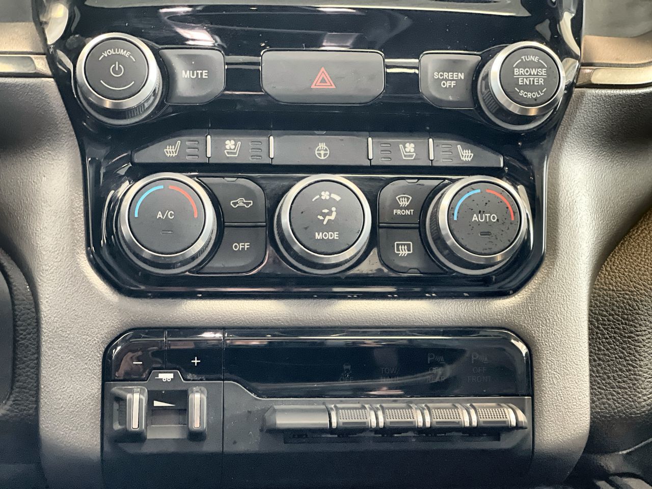 2020 Ram RAM 1500 Crew Cab 4x4 (dt) in Regina, Saskatchewan