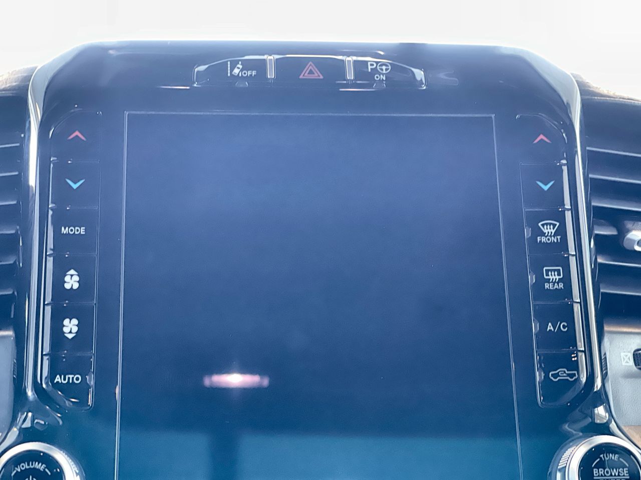 Ram RAM 1500 Crew Cab 4x4 (DT)  2021 à Regina, Saskatchewan