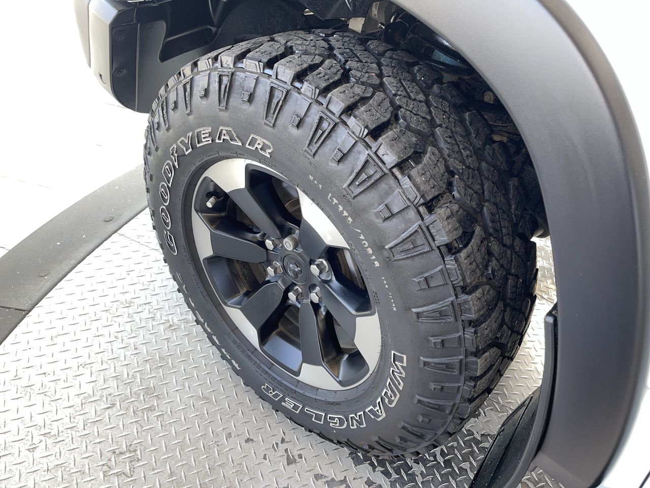 2022 Ram RAM 1500 Crew Cab 4x4 (dt)