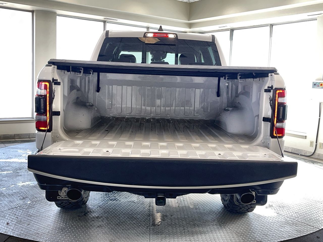 2022 Ram RAM 1500 Crew Cab 4x4 (dt)