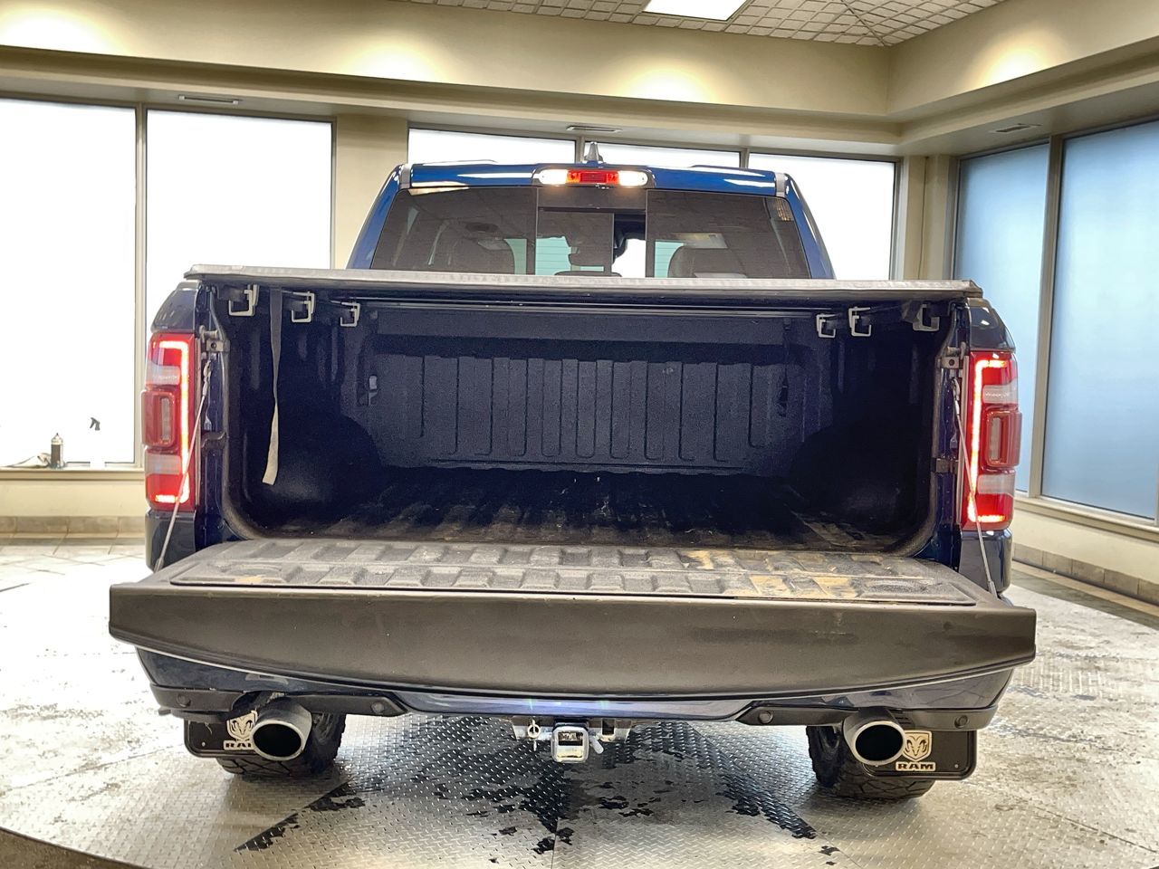 2022 Ram RAM 1500 Crew Cab 4x4 (dt)