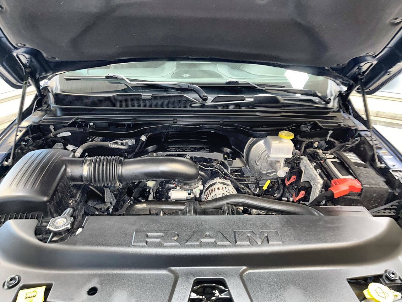 2022 Ram RAM 1500 Crew Cab 4x4 (dt)