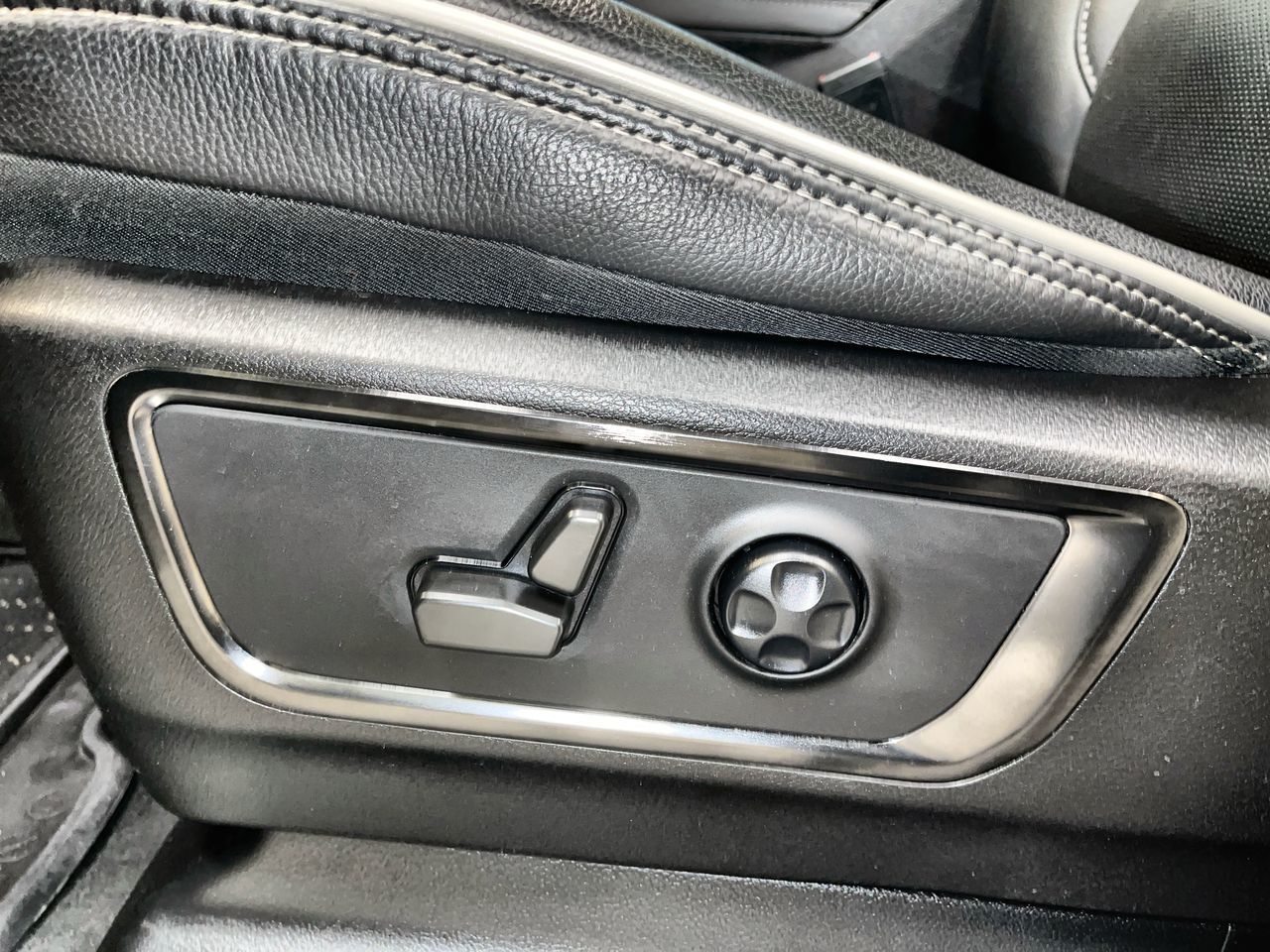 2022 Ram RAM 1500 Crew Cab 4x4 (dt)