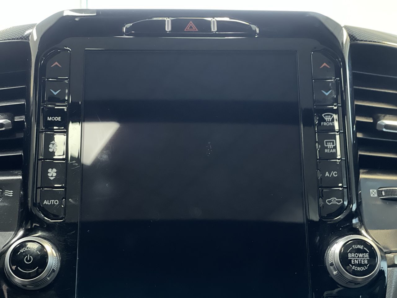 Ram RAM 1500 Crew Cab 4x4 (DT)  2022 à Regina, Saskatchewan