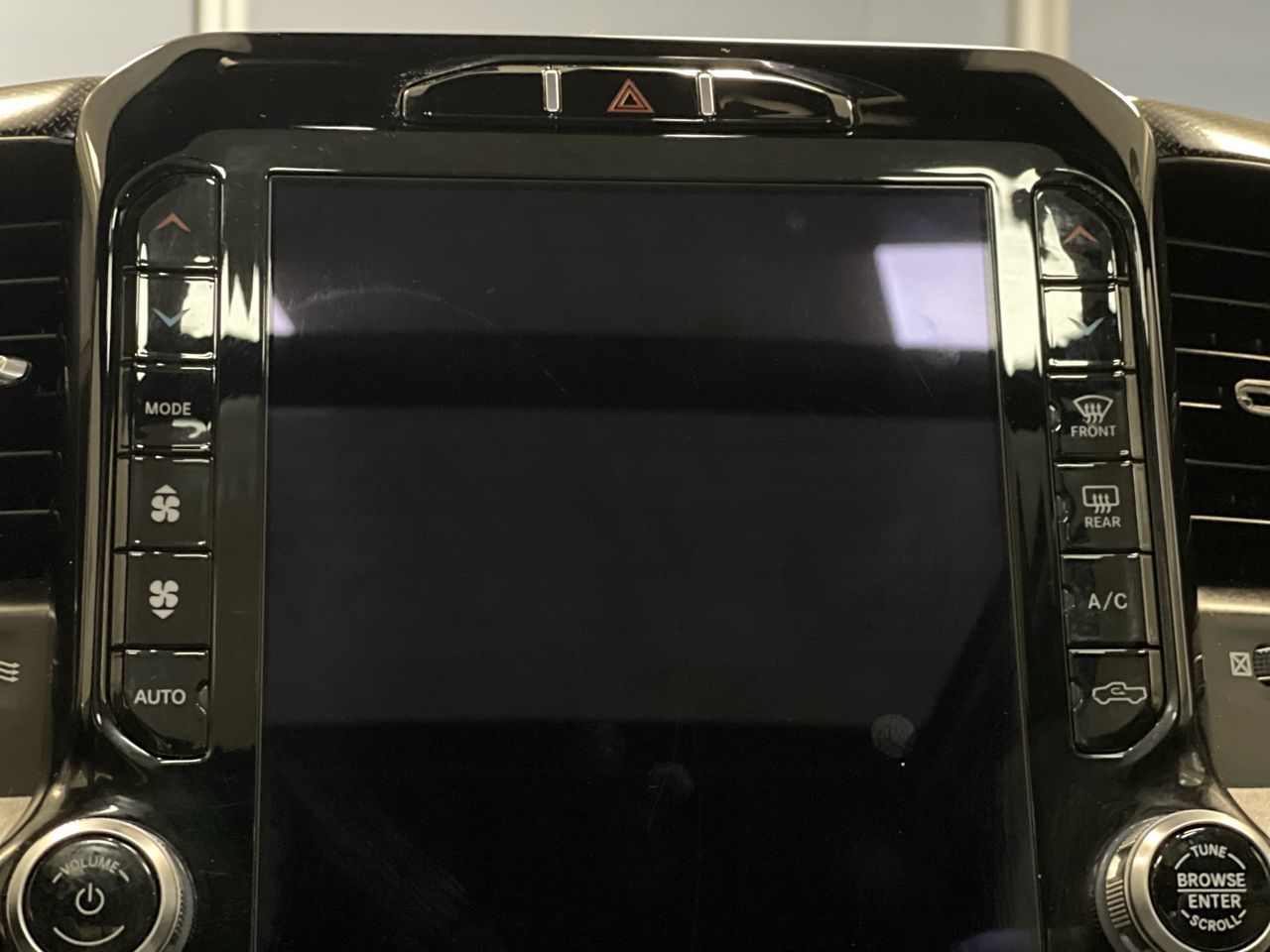 Ram RAM 1500 Crew Cab 4x4 (DT)  2022 à Regina, Saskatchewan