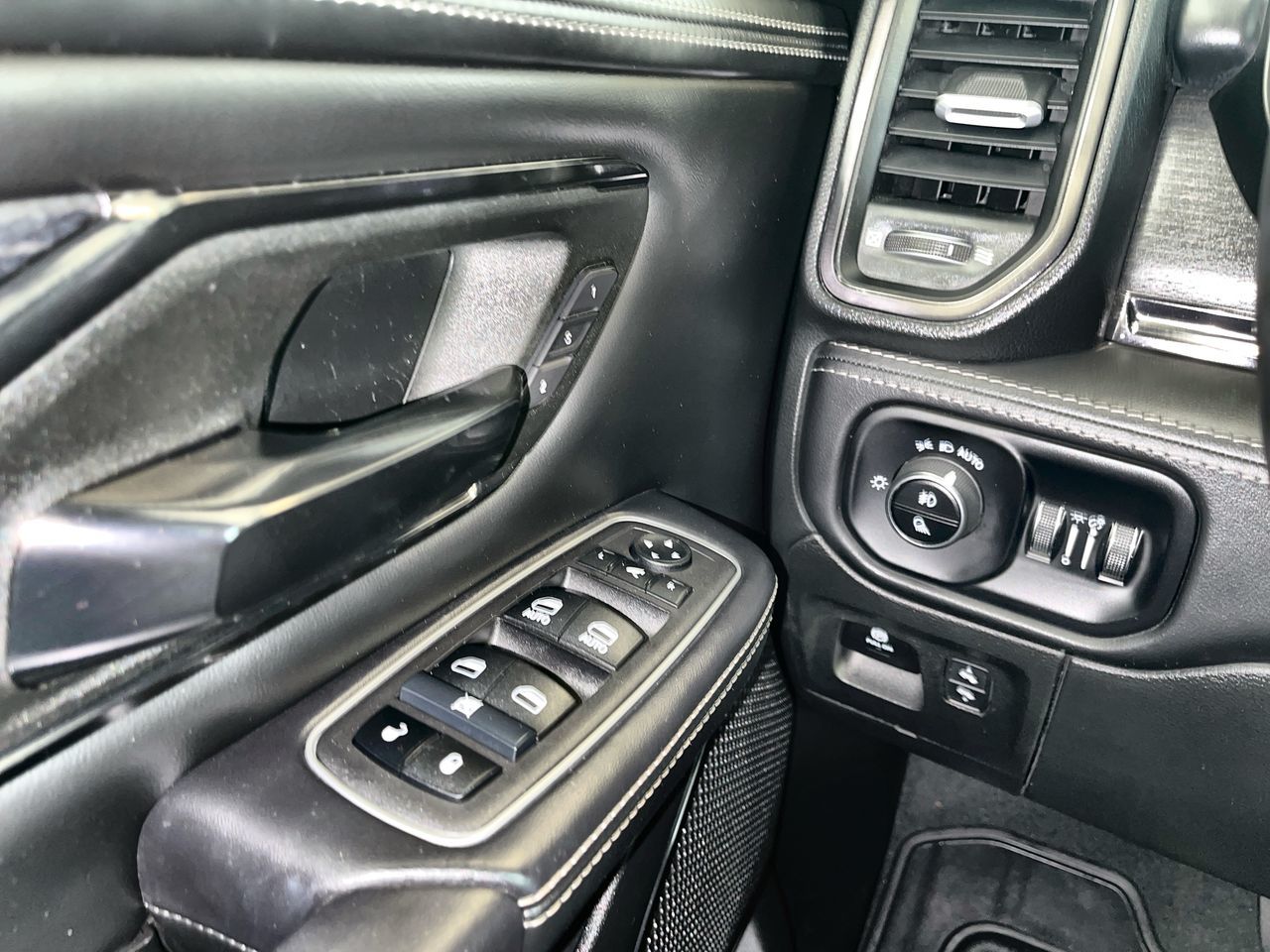 2023 Ram RAM 1500 Crew Cab 4x4 (dt) in Regina, Saskatchewan