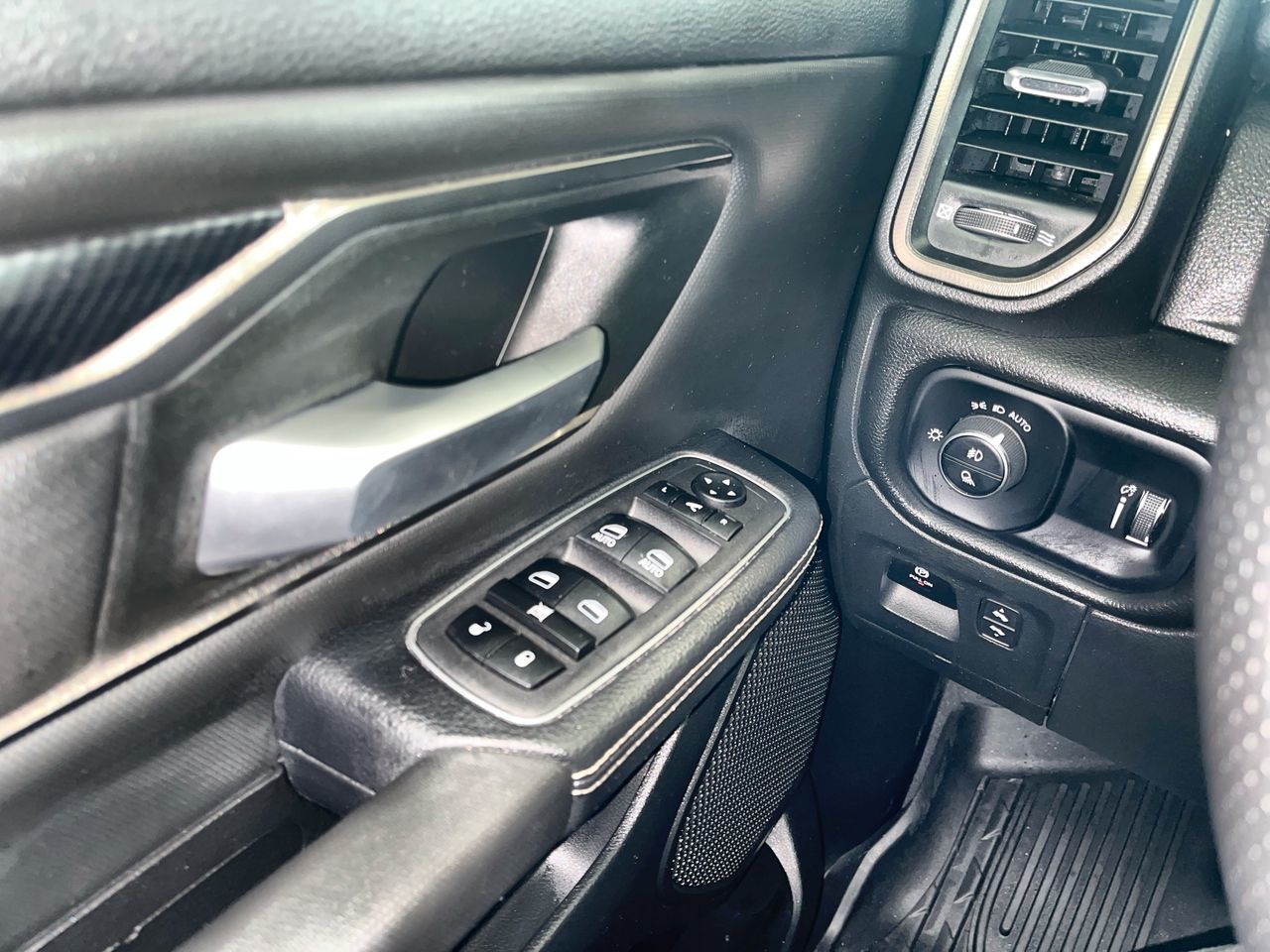 2023 Ram RAM 1500 Crew Cab 4x4 (dt) in Regina, Saskatchewan