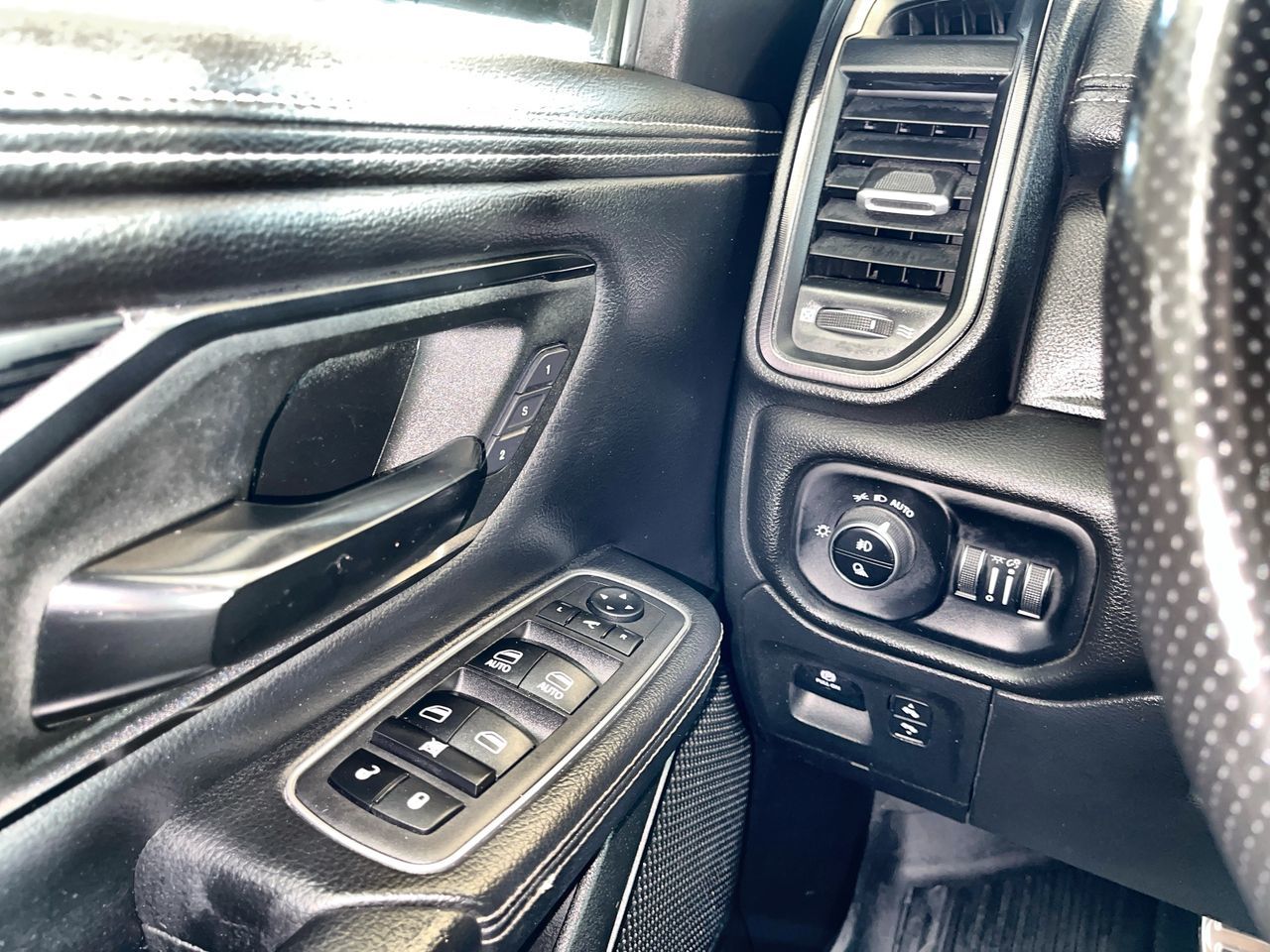 2023 Ram RAM 1500 Crew Cab 4x4 (dt) in Regina, Saskatchewan