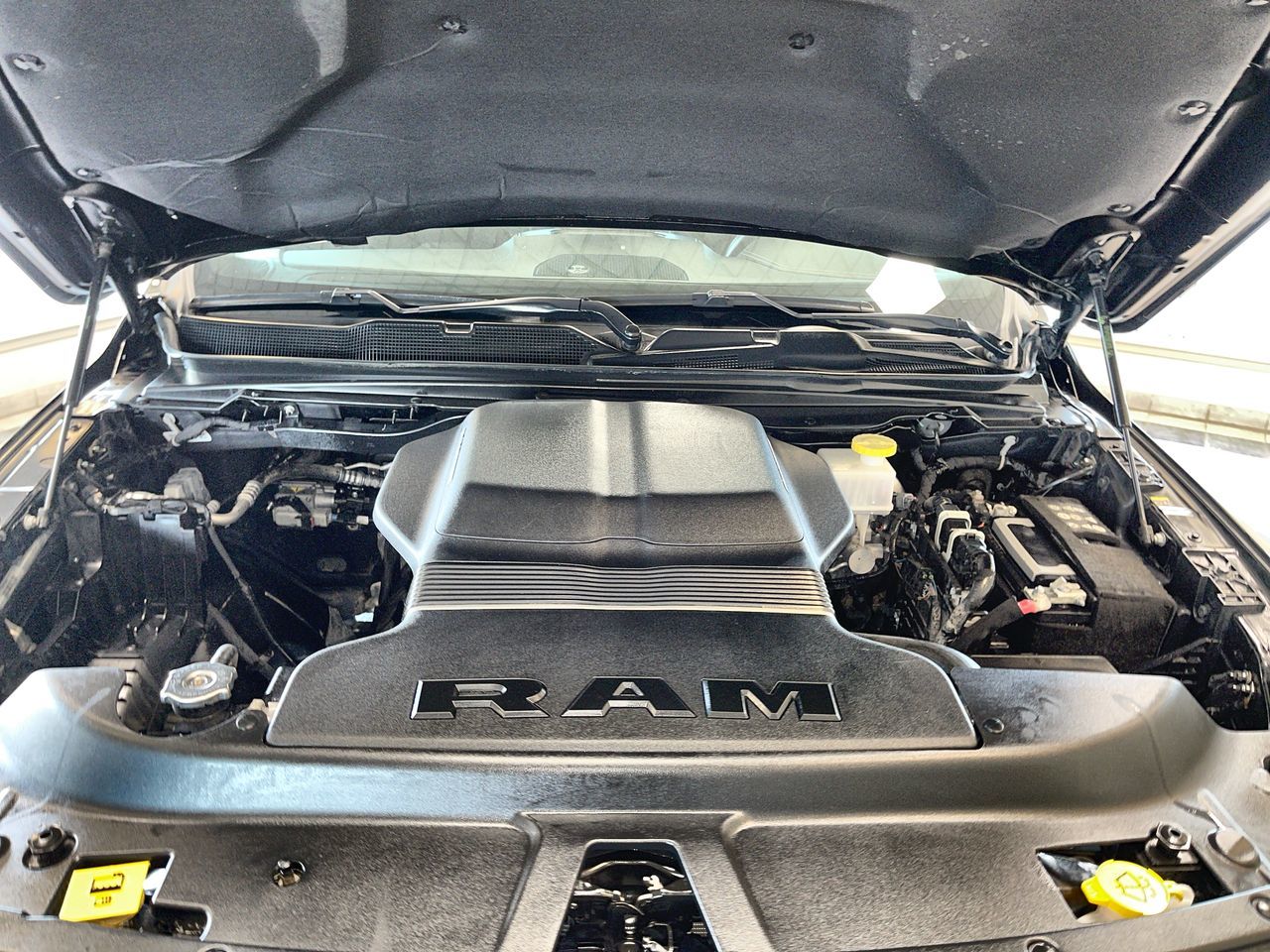 2023 Ram RAM 1500 Crew Cab 4x4 (dt)