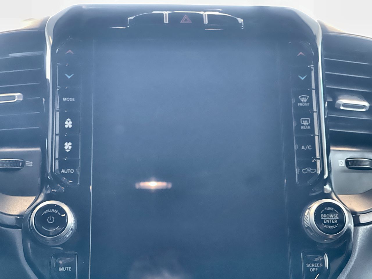 Ram RAM 1500 Crew Cab 4x4 (DT)  2023 à Regina, Saskatchewan