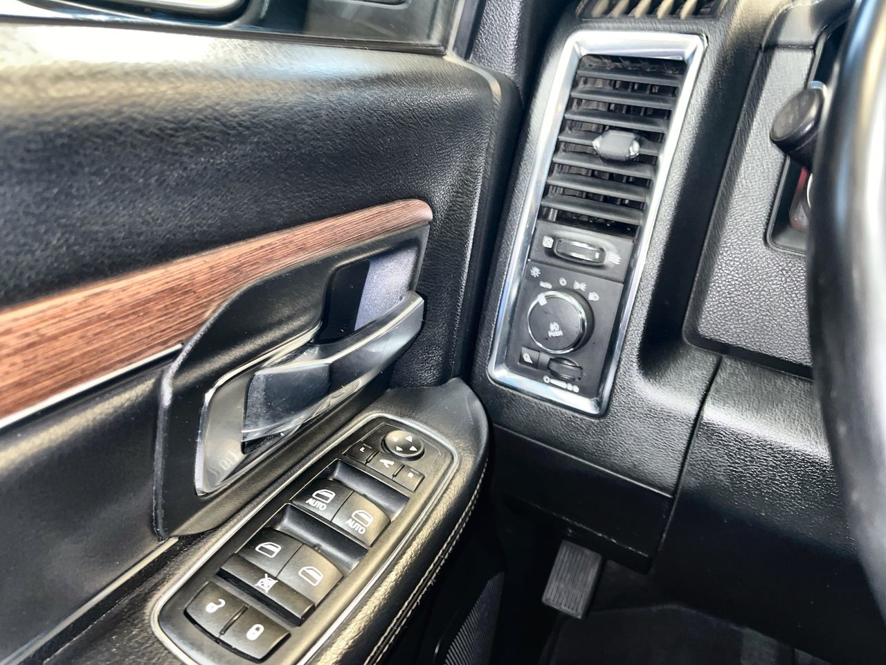 Ram RAM 1500 Crew Cab 4x4  2016 à Regina, Saskatchewan