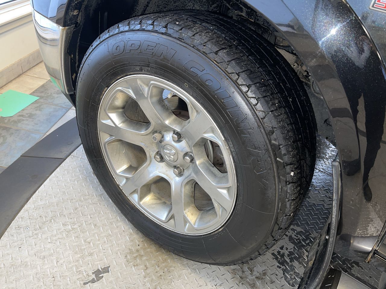 Ram RAM 1500 Crew Cab 4x4  2016 à Regina, Saskatchewan